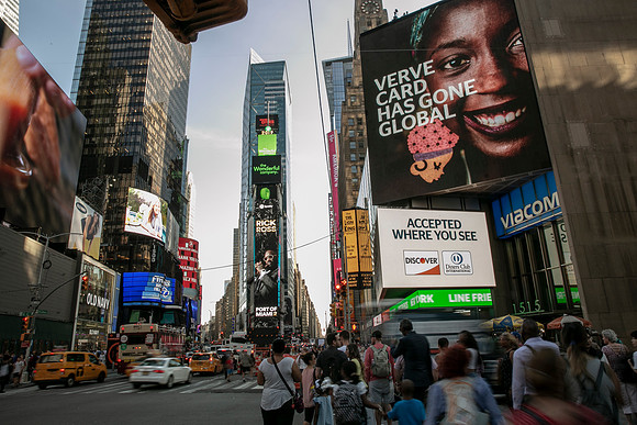 Discover- Verve Card First Transaction- Swarovski Jewelry Times Square