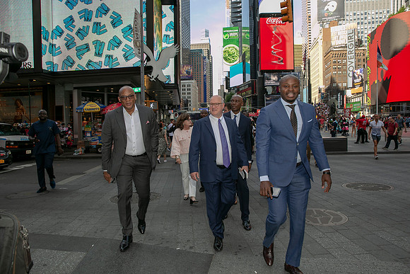 Discover- Verve Card First Transaction-  Times Square